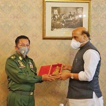 Senior General Min Aung Hlaing meets Indian Defence Minister, replies to questions of RT news agency