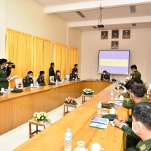 Senior General Min Aung Hlaing inspects military hospital in Aungban Station  