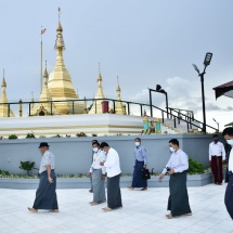 တပ်မတော်ကာကွယ်ရေးဦးစီးချုပ် ဗိုလ်ချုပ်မှူးကြီး မင်းအောင်လှိုင် တောင်ကြီးမြို့ရှိ ရွှေဘုန်းပွင့်စေတီတော်မြတ်ကြီးသို့ သွားရောက်ဖူးမြော်ကြည်ညို