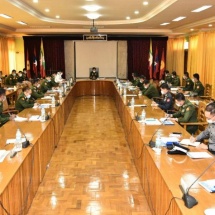တပ်မတော်ကာကွယ်ရေးဦးစီးချုပ် ဗိုလ်ချုပ်မှူးကြီး မင်းအောင်လှိုင် ရှမ်းပြည်နယ် အတွင်း မူးယစ်ဆေးဝါးတားဆီးနှိမ်နင်းရေးလုပ်ငန်းများကို ထိရောက်စွာဆောင်ရွက် နိုင်ခဲ့ကြသည့် မြန်မာနိုင်ငံရဲတပ်ဖွဲ့ဝင်များအား ဂုဏ်ပြုချီးမြှင့်ငွေများ ပေးအပ်ချီးမြှင့်