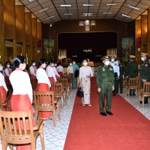 Senior General Min Aung Hlaing cordially meets officers, other ranks and families from Monywa Station