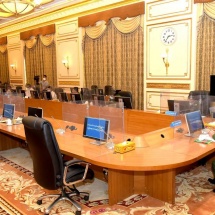 နိုင်ငံတော်စီမံအုပ်ချုပ်ရေးကောင်စီဥက္ကဋ္ဌ တပ်မတော်ကာကွယ်ရေးဦးစီးချုပ် ဗိုလ်ချုပ်မှူးကြီး မင်းအောင်လှိုင် ပြည်ထောင်စုဝန်ကြီးများ၊ ပြည်ထောင်စုအဆင့်အဖွဲ့အစည်းများမှ တာဝန်ရှိသူများနှင့် တွေ့ဆုံ၊ မြန်မာနိုင်ငံကုန်သည်များနှင့် စက်မှုလက်မှုလုပ်ငန်းရှင်များအသင်းချုပ်နှင့် ညီနောင်အသင်း များမှ လုပ်ငန်းရှင်များနှင့်တွေ့ဆုံ၍ နိုင်ငံ့စီးပွားရေး ပြန်လည်တိုးတက်ကောင်းမွန်ရေးဆိုင်ရာများ ဆွေးနွေး(ရုပ်သံသတင်း)