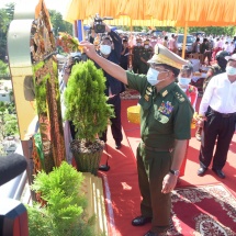 နိုင်ငံတော်စီမံအုပ်ချုပ်ရေးကောင်စီဥက္ကဋ္ဌ၊ တပ်မတော်ကာကွယ်ရေးဦးစီးချုပ် ဗိုလ်ချုပ်မှူးကြီးမင်းအောင်လှိုင် သံလွင်တံတား(ချောင်းဆုံ) ဆိုင်းဘုတ်ဖွင့်လှစ်ခြင်းအခမ်းအနားသို့ တက်ရောက်အမှာစကားပြောကြား