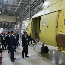 နိုင်ငံတော်စီမံအုပ်ချုပ်ရေးကောင်စီဥက္ကဋ္ဌ၊ တပ်မတော်ကာကွယ်ရေးဦးစီးချုပ် ဗိုလ်ချုပ်မှူးကြီး မင်းအောင်လှိုင် ဦးဆောင်သည့် ကိုယ်စားလှယ်အဖွဲ့ Republic of the Tatarstan၊ Kazan မြို့တော်ရှိ PJSC “Kazan Helicopters”ထုတ်လုပ်ရေးအလုပ်ရုံသို့ သွားရောက်ကြည့်ရှုလေ့လာ