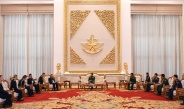 နိုင်ငံတော်စီမံအုပ်ချုပ်ရေးကောင်စီဥက္ကဋ္ဌ တပ်မတော်ကာကွယ်ရေး ဦးစီးချုပ် ဗိုလ်ချုပ်မှူးကြီး မင်းအောင်လှိုင် ထိုင်းဘုရင့်လေတပ် ဦးစီးချုပ် ဦးဆောင်သည့် ကိုယ်စားလှယ်အဖွဲ့အား လက်ခံတွေ့ဆုံ