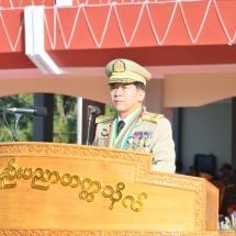 နိုင်ငံတော်စီမံအုပ်ချုပ်ရေးကောင်စီဥက္ကဋ္ဌ တပ်မတော်ကာကွယ်ရေးဦးစီးချုပ် ဗိုလ်ချုပ်မှူးကြီး သတိုးမဟာသရေစည်သူ သတိုးသီရိသုဓမ္မ  မင်းအောင်လှိုင်  တပ်မတော်နည်းပညာတက္ကသိုလ် ဗိုလ်လောင်းသင်တန်းအမှတ်စဉ်(၂၅) သင်တန်းဆင်းဂုဏ်ပြုစစ်ရေးပြ အခမ်းအနားသို့ တက်ရောက် မိန့်ခွန်းပြောကြား