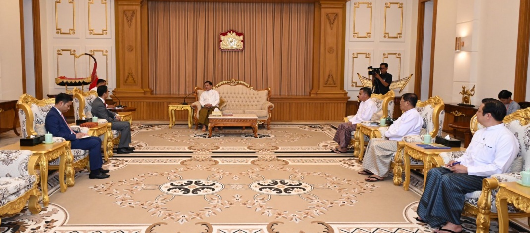 နိုင်ငံ‌တော်စီမံအုပ်ချုပ်ရေးကောင်စီဥက္ကဋ္ဌ နိုင်ငံတော်ဝန်ကြီးချုပ် ဗိုလ်ချုပ်မှူးကြီး မင်းအောင်လှိုင် မြန်မာနိုင်ငံဆိုင်ရာ ကမ္ဘောဒီးယားနိုင်ငံ သံအမတ်ကြီးအား လက်ခံတွေ့ဆုံ