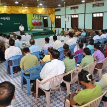 နိုင်ငံတော်စီမံအုပ်ချုပ်ရေးကောင်စီဥက္ကဋ္ဌ နိုင်ငံတော်ဝန်ကြီးချုပ် ဗိုလ်ချုပ်မှူးကြီး မင်းအောင်လှိုင် မကွေးတိုင်းဒေသကြီး၊ ချောက်မြို့ရှိ ခရိုင်အဆင့်ဌာနဆိုင်ရာများ၊ မြို့မိမြို့ဖများနှင့်တွေ့ဆုံ၍ ဒေသဖွံ့ဖြိုးတိုးတက်ရေးဆိုင်ရာများ ဆွေးနွေးပြောကြား