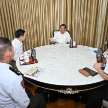 နိုင်ငံတစ်ဝန်း လူဦးရေနှင့်အိမ်အကြောင်းအရာသန်းခေါင်စာရင်း စတင်ကောက်ယူ၊ နိုင်ငံတော်စီမံအုပ်ချုပ်ရေးကောင်စီဥက္ကဋ္ဌ နိုင်ငံတော်ဝန်ကြီးချုပ် ဗိုလ်ချုပ်မှူးကြီး မင်းအောင်လှိုင်၏ မိသားစုအား လူဝင်မှုကြီးကြပ်ရေးနှင့် ပြည်သူ့အင်အားဝန်ကြီးဌာနက သန်းခေါင်စာရင်း ဆိုင်ရာအချက်အလက်များ ကောက်ယူခြင်းဆောင်ရွက်           