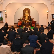 နိုင်ငံတော်စီမံအုပ်ချုပ်ရေးကောင်စီဥက္ကဋ္ဌ၊ နိုင်ငံတော်ဝန်ကြီးချုပ်    ဗိုလ်ချုပ်မှူးကြီး မင်းအောင်လှိုင် ဦးဆောင်သည့် မြန်မာအဆင့်မြင့်ကိုယ်စားလှယ်အဖွဲ့ မြန်မာထေရဝါဒ ဗုဒ္ဓစင်တာသို့ သွားရောက်၍ ဆရာတော်များအား ဖူးမြော်ကြည်ညို