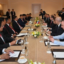 နိုင်ငံတော်စီမံအုပ်ချုပ်ရေးကောင်စီဥက္ကဋ္ဌ နိုင်ငံတော်ဝန်ကြီးချုပ် ဗိုလ်ချုပ်မှူးကြီး မင်းအောင်လှိုင် ရုရှား-အာဆီယံ စီးပွားရေးကော်မရှင် ဥက္ကဋ္ဌ ဦးဆောင်သည့် အဖွဲ့အားလက်ခံတွေ့ဆုံ