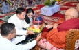 ပြည်ထောင်စုသမ္မတမြန်မာနိုင်ငံတော် နိုင်ငံတော်စီမံအုပ်ချုပ်ရေးကောင်စီက မန္တလေးငလျင်ကြီးလှုပ်ခတ်မှုကြောင့် ပျံလွန်၊ ကွယ်လွန်ခဲ့ကြရသည့် ရဟန်း၊ ရှင်၊ လူ ပြည်သူများအားရည်စူး၍ တစ်လပြည့်နေ့ဆွမ်းဆက်ကပ်လှူဒါန်းပွဲကျင်းပ