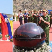 နိုင်ငံတော်စီမံအုပ်ချုပ်ရေးကောင်စီဥက္ကဋ္ဌတပ်မတော်ကာကွယ်ရေးဦးစီးချုပ်ဗိုလ်ချုပ်မှူးကြီး မင်းအောင်လှိုင်   (၇၅)နှစ်မြောက် စိန်ရတုကာကွယ်ရေးပစ္စည်းထုတ်လုပ်မှုတပ်ဖွဲ့နေ့ အခမ်း အနား သို့ တက်ရောက်ချီးမြှင့်၍ဂုဏ်ပြုအမှာစကားပြောကြား