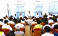 နိုင်ငံတော်စီမံအုပ်ချုပ်ရေးကောင်စီဥက္ကဋ္ဌ နိုင်ငံတော်ဝန်ကြီးချုပ် ဗိုလ်ချုပ်မှူးကြီးမင်းအောင်လှိုင် စစ်ကိုင်းမြို့နှင့် မန္တလေးမြို့တို့ရှိ ခရိုင်အဆင့်ဌာနဆိုင်ရာတာဝန်ရှိသူများနှင့် ရပ်မိရပ်ဖများအား   သီးခြားစီတွေ့ဆုံ၍ ငလျင်ဘေးဒဏ်ထိခိုက်မှုများကြောင့် ပျက်စီးမှုများအပေါ် ပြန်လည်ထူထောင်ရေး နှင့် ပတ်သက်၍ ရှင်းလင်းပြောကြား၊ ပြန်လည်ထူထောင်ရေးလုပ်ငန်းများ အတွက် ရန်ပုံငွေများပေးအပ်