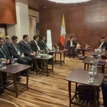နိုင်ငံတော်စီမံအုပ်ချုပ်ရေးကောင်စီဥက္ကဋ္ဌ၊ နိုင်ငံတော်ဝန်ကြီးချုပ် ဗိုလ်ချုပ်မှူးကြီး မင်းအောင်လှိုင် နီပေါနိုင်ငံဝန်ကြီးချုပ် Rt. Hon. Mr. K  P Sharma Oli နှင့်တွေဆုံဆွေးနွေး