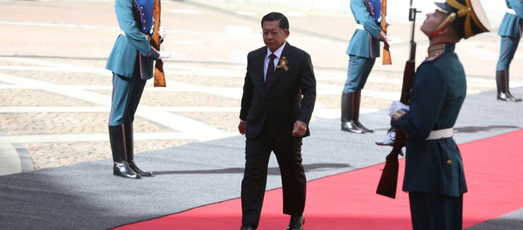 နိုင်ငံတော်စီမံအုပ်ချုပ်ရေးကောင်စီဥက္ကဋ္ဌ နိုင်ငံတော်ဝန်ကြီးချုပ် ဗိုလ်ချုပ်မှူးကြီးမင်းအောင်လှိုင် ဦးဆောင်သည့် မြန်မာအဆင့်မြင့်ကိုယ်စားလှယ်အဖွဲ့ မဟာမျိုးချစ်စစ်ပွဲကြီး‌အောင်ပွဲ နှစ်(၈၀)ပြည့် အထိမ်းအမှတ်စစ်ရေးပြအခမ်းအနားသို့ ပါဝင်တက်ရောက်