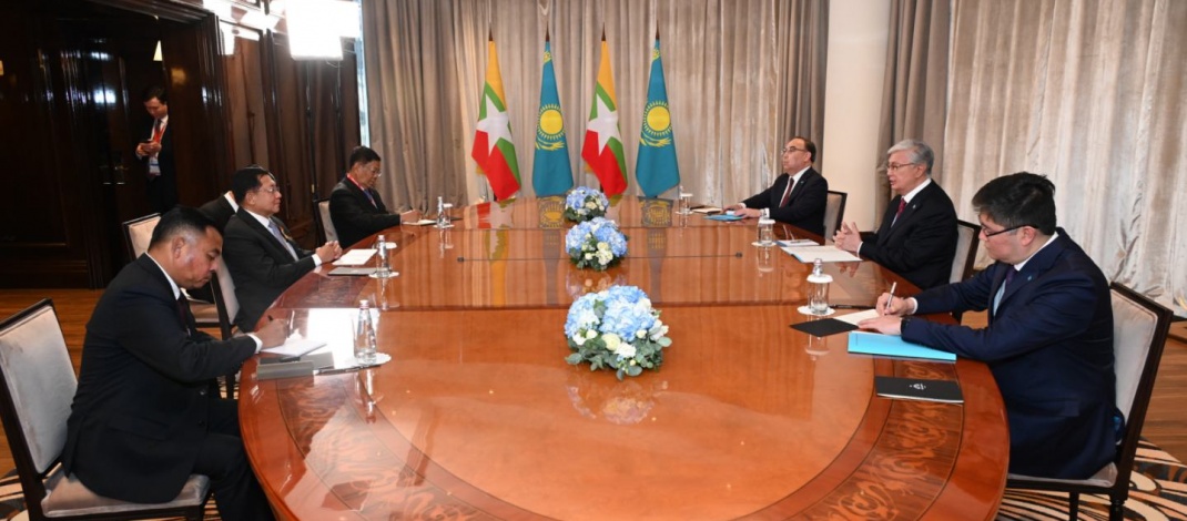 နိုင်ငံတော်စီမံအုပ်ချုပ်ရေးကောင်စီဥက္ကဋ္ဌ နိုင်ငံတော်ဝန်ကြီးချုပ် ဗိုလ်ချုပ်မှူးကြီး မင်းအောင်လှိုင် ကာဇက်စတန်နိုင်ငံသမ္မတ H.E.Mr. Kassym-Jomart Tokayev နှင့် တွေ့ဆုံဆွေးနွေး