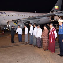 နိုင်ငံတော်စီမံအုပ်ချုပ်ရေးကောင်စီဥက္ကဋ္ဌ နိုင်ငံတော်ဝန်ကြီးချုပ် ဗိုလ်ချုပ်မှူးကြီးမင်းအောင်လှိုင် ဦးဆောင်သည့် မြန်မာအဆင့်မြင့်ကိုယ်စားလှယ်အဖွဲ့ ရုရှားဖက်ဒရေးရှင်းနိုင်ငံမှ မြန်မာနိုင်ငံသို့ပြန်လည်ရောက်ရှိ