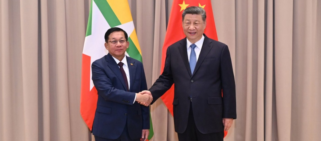 နိုင်ငံတော်စီမံအုပ်ချုပ်ရေးကောင်စီဥက္ကဋ္ဌ နိုင်ငံတော်ဝန်ကြီးချုပ် ဗိုလ်ချုပ်မှူးကြီးမင်းအောင်လှိုင် တရုတ်ပြည်သူ့သမ္မတနိုင်ငံ  သမ္မတ  မစ္စတာရှီကျင့်ဖျင်နှင့် တွေ့ဆုံဆွေးနွေး