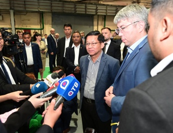 Chairman of the State Administration Council Prime Minister Senior General Min Aung Hlaing and Head of Buryatia Mr. Aleksey Sambuyevich Tsydenov answer questions of the local media including Arigus, ATV and Tivicom