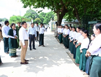 နိုင်ငံတော်စီမံအုပ်ချုပ်ရေးကောင်စီဥက္ကဋ္ဌ နိုင်ငံတော်ဝန်ကြီးချုပ် ဗိုလ်ချုပ် မှူးကြီး မင်းအောင်လှိုင် စစ်ကိုင်းမြို့နှင့် မန္တလေးမြို့တို့အတွင်း ပြန်လည် ထူထောင်ရေးလုပ်ငန်းများဆောင်ရွက်နေမှုများအားသွားရောက်ကြည့်ရှုစစ်ဆေး၊ လိုအပ်သည်များဖြည့်ဆည်းဆောင်ရွက်