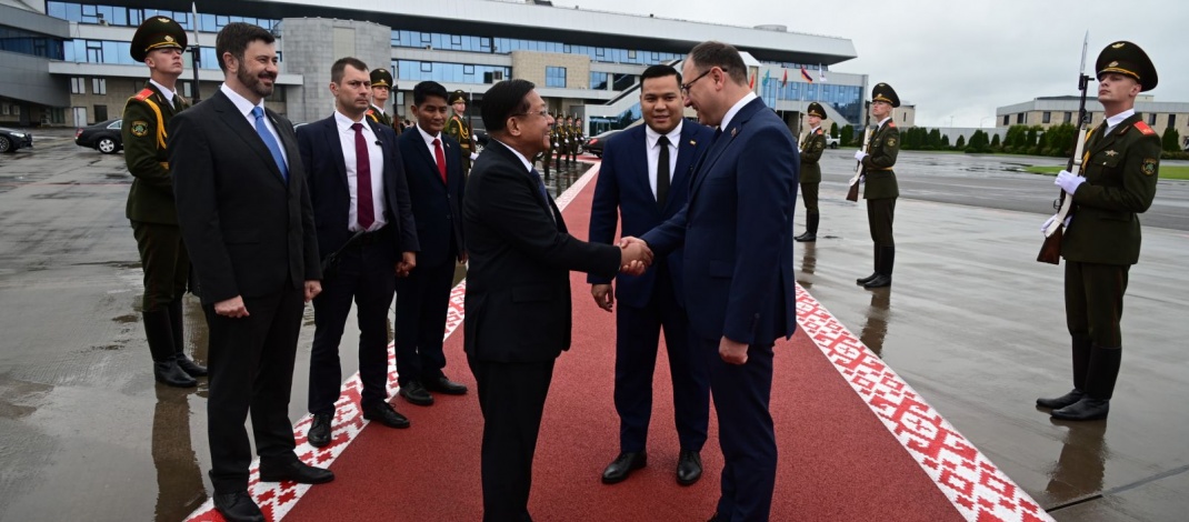 နိုင်ငံတော်စီမံအုပ်ချုပ်ရေးကောင်စီဥက္ကဋ္ဌ နိုင်ငံတော်ဝန်ကြီးချုပ် ဗိုလ်ချုပ်မှူးကြီးမင်းအောင်လှိုင်  ဦးဆောင်သည့် မြန်မာအဆင့်မြင့်ကိုယ်စားလှယ်အဖွဲ့ ဘယ်လာရုစ်သမ္မတနိုင်ငံမှ ရုရှားဖက်ဒရေးရှင်း နိုင်ငံ၊ Buryatia ပြည်နယ်၊ Ulan-Ude မြို့သို့ရောက်ရှိ