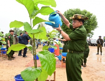 ကာကွယ်ရေးဦးစီးချုပ်ရုံး(ကြည်း၊ ရေ၊ လေ)မိသားစုများ၏၂၀၂၅ ခုနှစ် ဒုတိယအကြိမ် မိုးရာသီ သစ်ပင် စိုက်ပျိုးပွဲကျင်းပပြုလုပ်