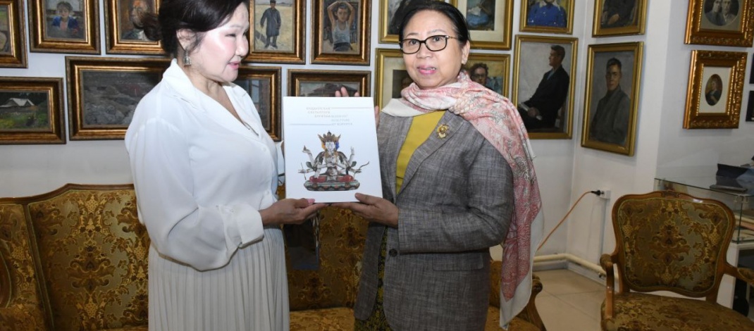Delegation led by Daw Kyu Kyu Hla, wife of SAC Chairman Prime Minister Senior General Min Aung Hlaing, visits Leo Bardamov Museum in Ulan-Ude, Buryatia, Russian Federation