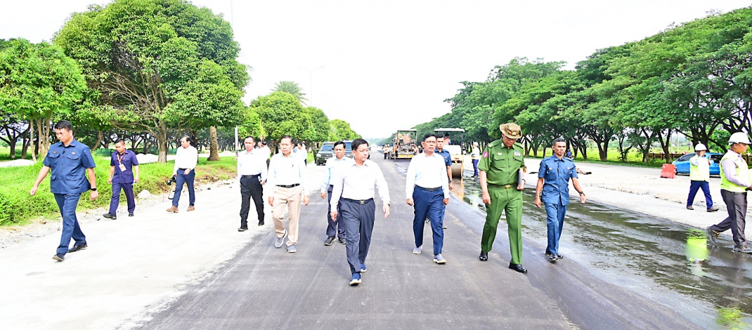 State Administration Council Chairman Prime Minister Senior General Min Aung Hlaing inspects upgrading and repair of damaged sections on Yazahtarni Road in Nay Pyi Taw, affected by Mandalay earthquake