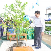နိုင်ငံတော်စီမံအုပ်ချုပ်ရေးကောင်စီဥက္ကဋ္ဌ နိုင်ငံတော်ဝန်ကြီးချုပ်  ဗိုလ်ချုပ်မှူးကြီး မင်းအောင်လှိုင် ပြည်ထောင်စုနယ်မြေ နေပြည်တော် ၂၀၂၅ ခုနှစ် ဒုတိယအကြိမ် မိုးရာသီသစ်ပင်စိုက်ပျိုးပွဲသို့ တက်ရောက်၍ ခရေပျိုးပင်အား ဦးဆောင်စိုက်ပျိုးပေး