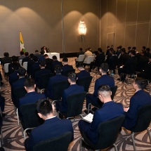 Chairman of the State Administration Council Prime Minister Senior General Min Aung Hlaing meets officer scholars in the Republic of Belarus