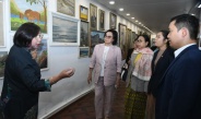 နိုင်ငံတော်စီမံအုပ်ချုပ်ရေးကောင်စီဥက္ကဋ္ဌ နိုင်ငံတော်ဝန်ကြီးချုပ်  ဗိုလ်ချုပ်မှူးကြီးမင်းအောင်လှိုင်၏ဇနီး ဒေါ်ကြူကြူလှ ဦးဆောင်သည့်ကိုယ်စားလှယ်အဖွဲ့ ရုရှားဖက်ဒရေးရှင်းနိုင်ငံ၊ Buryatia ပြည်နယ်၊ Ulan-Ude မြို့ရှိ Leo Bardamov ပြတိုက်သို့ သွားရောက်ကြည့်ရှုလေ့လာ