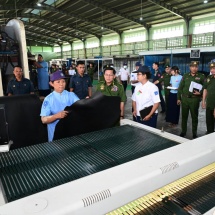 နိုင်ငံတော်စီမံအုပ်ချုပ်ရေးကောင်စီဥက္ကဋ္ဌ တပ်မတော်ကာကွယ်ရေးဦးစီးချုပ် ဗိုလ်ချုပ်မှူးကြီးမင်းအောင်လှိုင်  တပ်မတော်သားရေစက်ရုံ(မိတ္ထီလာ)သို့ သွားရောက်ကြည့်ရှုစစ်ဆေး