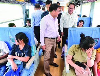 နိုင်ငံတော်လုံခြုံရေးနှင့် အေးချမ်းသာယာရေးကော်မရှင်ဥက္ကဋ္ဌ  ဗိုလ်ချုပ်မှူးကြီးမင်းအောင်လှိုင် နေပြည်တော်-ရန်ကုန် လူစီးအမြန်ရထားဖြင့် ပြည်သူများနှင့်အတူ လိုက်ပါစီးနင်း၊  ပဲခူးတိုင်းဒေသကြီး၊ တောင်ငူမြို့၊ကေတုမတီမြို့ဟောင်း ဖော်ထုတ်ပြုပြင်ထိန်းသိမ်းရေး ဆောင်ရွက်နေမှုအခြေအနေများ ကြည့်ရှုစစ်ဆေး