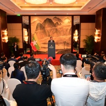 ပြည်ထောင်စုသမ္မတမြန်မာနိုင်ငံတော် ယာယီသမ္မတ နိုင်ငံတော်လုံခြုံရေးနှင့် အေးချမ်းသာယာရေး ကော်မရှင်ဥက္ကဋ္ဌ ဗိုလ်ချုပ်မှူးကြီးမင်းအောင်လှိုင် ချန်ဒူးမြို့၌ မီဒီယာများ၏မေးမြန်းမှုများအား ပြန်လည်ဖြေကြား