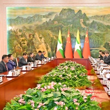 Acting President of the Republic of the Union of Myanmar, Chairman of the State Security and Peace Commission of the Republic of the Union of Myanmar, Senior General Min Aung Hlaing holds talks with President  of the People’s Republic of China H.E. Mr. Xi Jinping