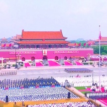 ပြည်ထောင်စုသမ္မတမြန်မာနိုင်ငံတော် ယာယီသမ္မတ  နိုင်ငံတော်လုံခြုံရေးနှင့်အေးချမ်းသာယာရေး ကော်မရှင် ဥက္ကဋ္ဌ  ဗိုလ်ချုပ်မှူးကြီးမင်းအောင်လှိုင်  တရုတ်ပြည်သူများ၏ ဂျပန်ခုခံတော်လှန်ရေး စစ်ပွဲနှင့် ကမ္ဘာ့ဖက်ဆစ်ဆန့်ကျင်ရေးစစ်ပွဲ အောင်နိုင်ခြင်း နှစ်(၈၀)ပြည့် အထိမ်းအမှတ်စစ်ရေးပြ အခမ်းအနားသို့ ပါဝင်တက်ရောက်    