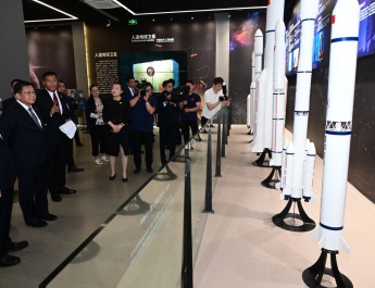 Acting President of the Republic of the Union of Myanmar, Chairman of State Security and Peace Commission of the Republic of the Union of Myanmar, Senior General Min Aung Hlaing and high-level Myanmar delegation visit Harbin Institute of Technology and Harbin Electric Corporation