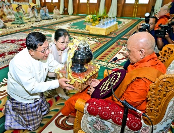 Families of Office of Commander-in-Chief (Army, Navy and Air) hold Maha Communal Kathina ceremony for 2025