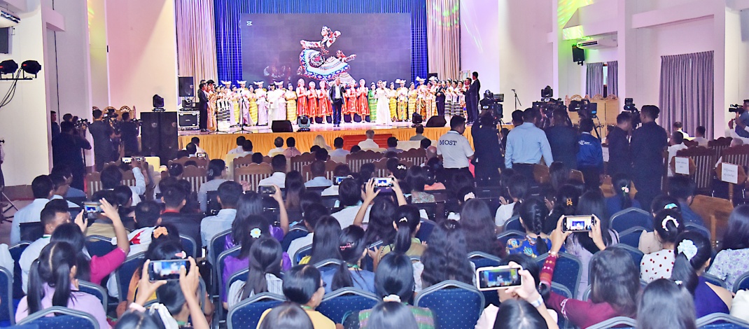 Acting President and SSPC Chairman of the Republic of the Union of Myanmar Senior General Min Aung Hlaing enjoys Myanmar-Russia-Belarus Trilateral Entertainment