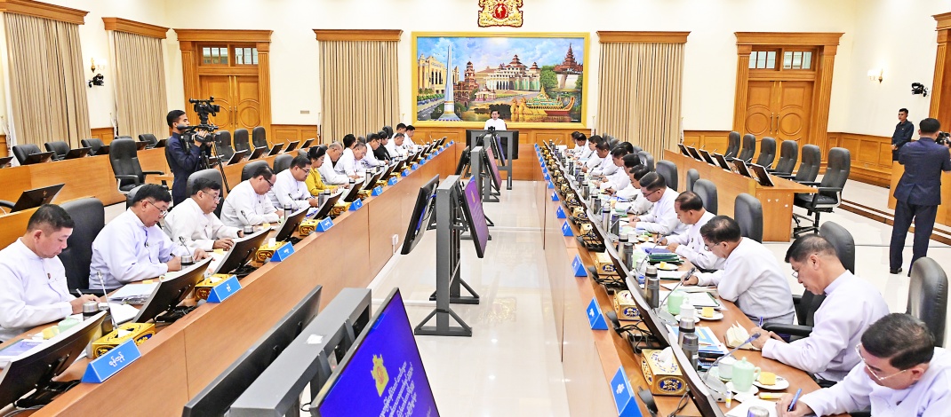 Acting President of the Republic of the Union of Myanmar, Chairman of theState Security and Peace Commission, Senior General Min Aung Hlaing holds a meeting with Union ministers, the Nay Pyi Taw Council Chairman, chief ministers of regions and states
