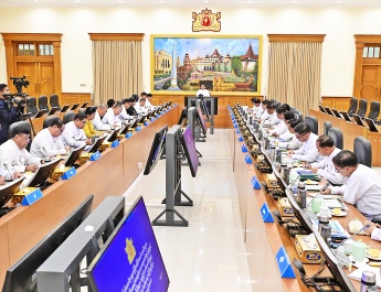 Acting President of the Republic of the Union of Myanmar, Chairman of theState Security and Peace Commission, Senior General Min Aung Hlaing holds a meeting with Union ministers, the Nay Pyi Taw Council Chairman, chief ministers of regions and states