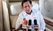 ပြည်ထောင်စုသမ္မတမြန်မာနိုင်ငံတော် ယာယီသမ္မတ  နိုင်ငံတော်လုံခြုံရေးနှင့် အေးချမ်းသာယာရေး ကော်မရှင်ဥက္ကဋ္ဌ ဗိုလ်ချုပ်မှူးကြီးမင်းအောင်လှိုင် အထူးလေယာဉ်ပေါ်၌ မီဒီယာများ၏မေးမြန်းမှုများကို ပြန်လည်ဖြေကြား 