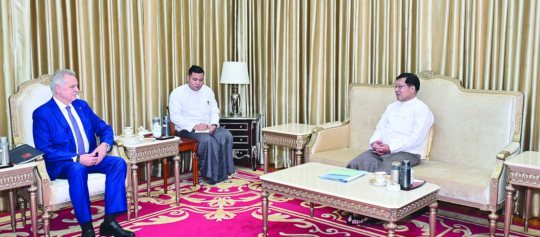 ပြည်ထောင်စုသမ္မတမြန်မာနိုင်ငံတော် ယာယီသမ္မတ  နိုင်ငံတော်လုံခြုံရေးနှင့်အေးချမ်းသာယာရေး ကော်မရှင်ဥက္ကဋ္ဌ  ဗိုလ်ချုပ်မှူးကြီးမင်းအောင်လှိုင်ထံသို့ ရုရှားဖက်ဒရေးရှင်းနိုင်ငံ၊ စိန့်ပီတာစဘတ်မြို့ အစိုးရအဖွဲ့ဝင်၊  ပြည်ပဆက်ဆံရေးကော်မတီဥက္ကဋ္ဌ ဦးဆောင်သောကိုယ်စားလှယ်အဖွဲ့က လာရောက် ဂါရဝပြုတွေ့ဆုံ 