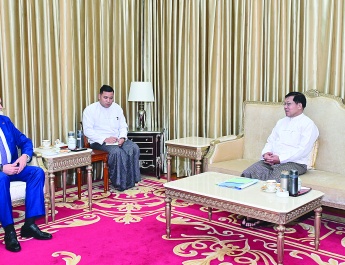 ပြည်ထောင်စုသမ္မတမြန်မာနိုင်ငံတော် ယာယီသမ္မတ  နိုင်ငံတော်လုံခြုံရေးနှင့်အေးချမ်းသာယာရေး ကော်မရှင်ဥက္ကဋ္ဌ  ဗိုလ်ချုပ်မှူးကြီးမင်းအောင်လှိုင်ထံသို့ ရုရှားဖက်ဒရေးရှင်းနိုင်ငံ၊ စိန့်ပီတာစဘတ်မြို့ အစိုးရအဖွဲ့ဝင်၊  ပြည်ပဆက်ဆံရေးကော်မတီဥက္ကဋ္ဌ ဦးဆောင်သောကိုယ်စားလှယ်အဖွဲ့က လာရောက် ဂါရဝပြုတွေ့ဆုံ 