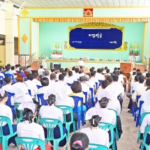 ပြည်ထောင်စုသမ္မတမြန်မာနိုင်ငံတော် ယာယီသမ္မတ နိုင်ငံတော်လုံခြုံရေးနှင့်အေးချမ်းသာယာရေး ကော်မရှင်ဥက္ကဋ္ဌ ဗိုလ်ချုပ်မှူးကြီးမင်းအောင်လှိုင် မအူပင်မြို့ရှိ ခရိုင်၊ မြို့နယ်အဆင့်ဌာနဆိုင်ရာ တာဝန်ရှိသူများ၊ မြို့မိမြို့ဖများနှင့်တွေ့ဆုံ၍ ဒေသဖွံ့ဖြိုးတိုးတက်ရေးဆိုင်ရာများဆွေးနွေးပြောကြား