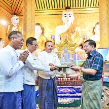 Acting President of the Republic of the Union of Myanmar, Chairman of State Security and Peace Commission, Senior General Min Aung Hlaing pays obeisance to Kyaik Than Lan Pagoda in Mawlamyine