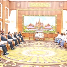 ပြည်ထောင်စုသမ္မတမြန်မာနိုင်ငံတော် ယာယီသမ္မတ နိုင်ငံတော်လုံခြုံရေးနှင့်အေးချမ်း သာယာရေးကော်မရှင်ဥက္ကဋ္ဌ ဗိုလ်ချုပ်မှူးကြီးမင်းအောင်လှိုင်ထံ  ထိုင်းနိုင်ငံ၊ နိုင်ငံခြားရေး ဝန်ကြီးဦးဆောင်သည့် ကိုယ်စားလှယ်အဖွဲ့က လာရောက်ဂါရဝပြုတွေ့ဆုံ