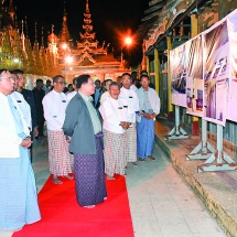 ပြည်ထောင်စုသမ္မတမြန်မာနိုင်ငံတော် ယာယီသမ္မတနိုင်ငံတော်လုံခြုံရေးနှင့်အေးချမ်းသာယာရေး ကော်မရှင် ဥက္ကဋ္ဌ ဗိုလ်ချုပ်မှူးကြီးမင်းအောင်လှိုင် ပဲခူးတိုင်းဒေသကြီး ပြည်မြို့ကျက်သရေဆောင် လေးဆူဓာတ်ပျော်ရွှေဆံတော်စေတီတော်မြတ်ကြီးအားဖူးမြော်ကြည်ညို