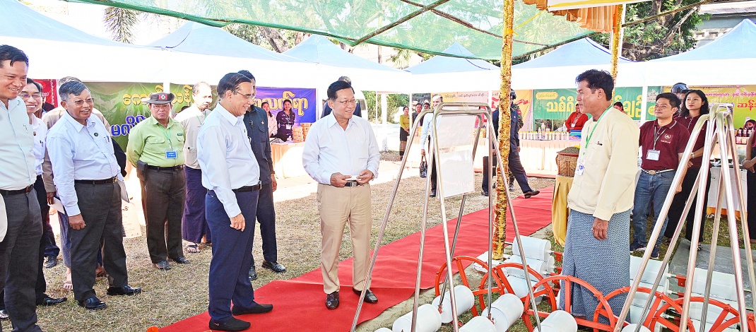 ပြည်ထောင်စုသမ္မတမြန်မာနိုင်ငံတော် ယာယီသမ္မတ နိုင်ငံတော်လုံခြုံရေးနှင့် အေးချမ်းသာယာရေးကော်မရှင်ဥက္ကဋ္ဌ ဗိုလ်ချုပ်မှူးကြီးမင်းအောင်လှိုင် ပြည်ခရိုင်အတွင်းရှိ ဌာနဆိုင်ရာတာဝန်ရှိသူများ၊ မြို့မိမြို့ဖများ၊ အသေးစား၊ အငယ်စားနှင့် အလတ်စား (MSME) စီးပွားရေးလုပ်ငန်းရှင်များနှင့်တွေ့ဆုံ၍ ဒေသဖွံ့ဖြိုးတိုးတက်ရေးဆိုင်ရာများ ဆွေးနွေးပြောကြား